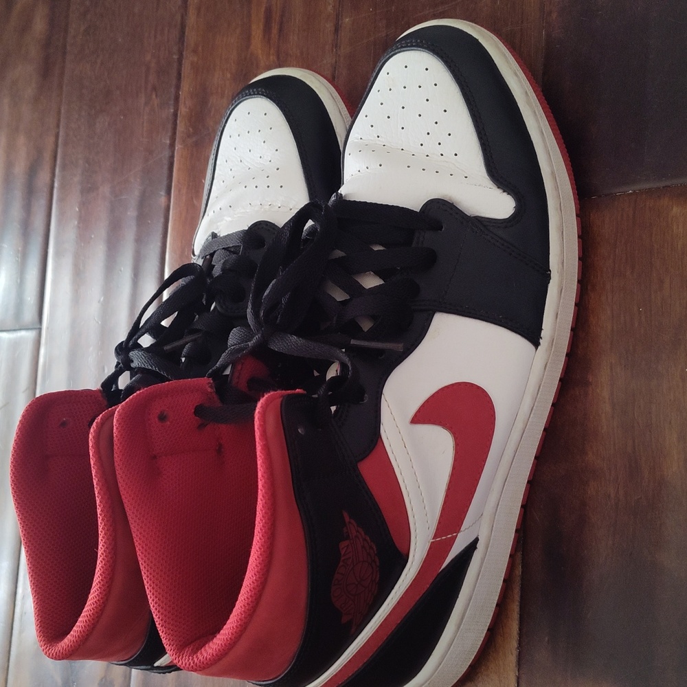 Jordan Black and Red Athletic Sneakers - Picture 4 of 6